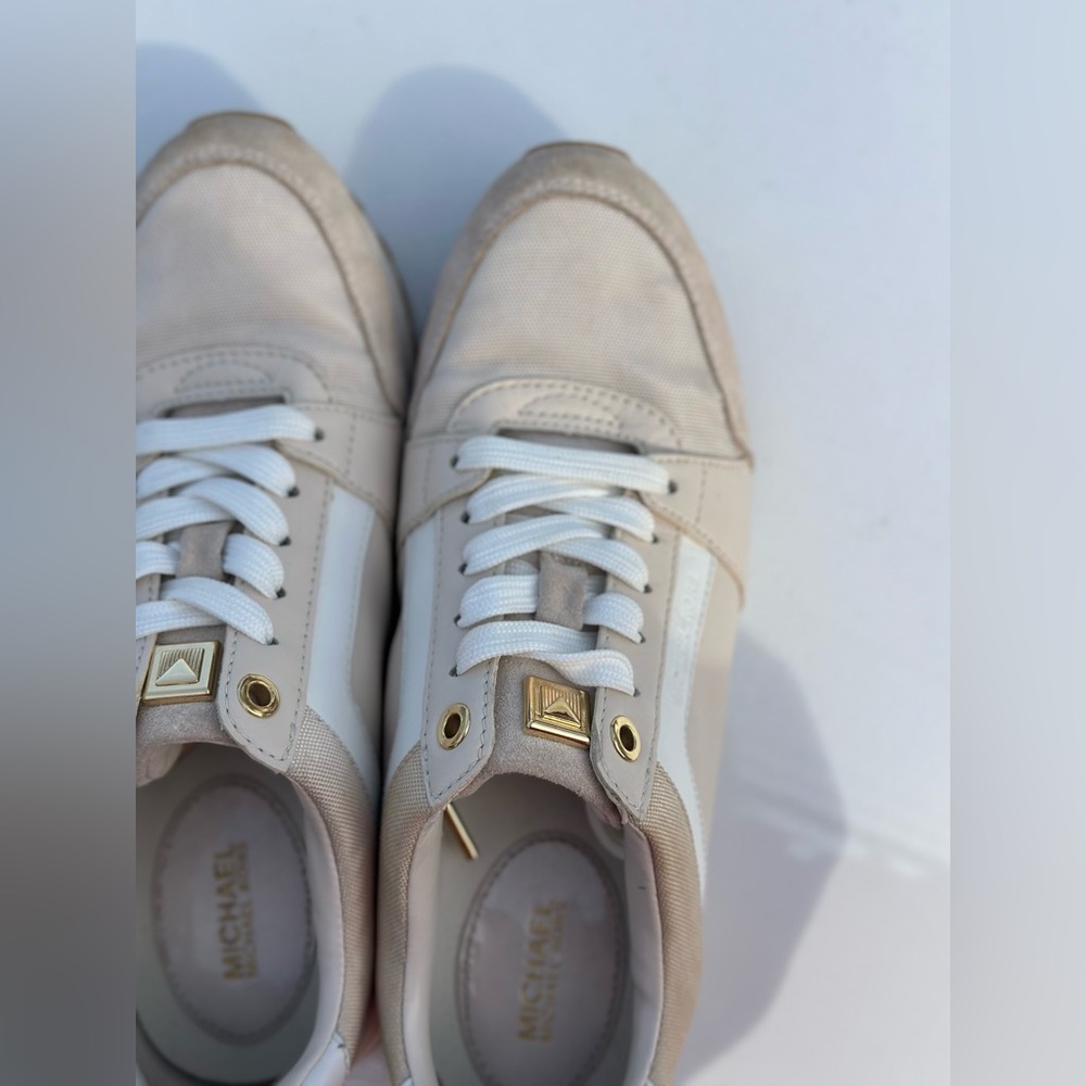 Beige sneakers